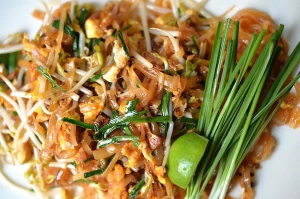 Low FODMAP pad thai in a bowl